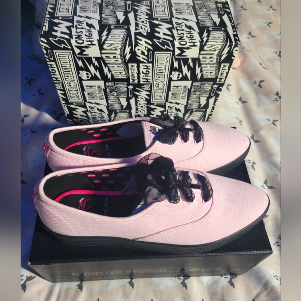 NWT Monster High Pink Canvas Lace-Up Shoes
